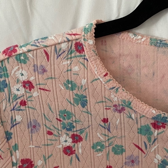 Blair Women’s Pink Blue White Floral Textured Stretchy Buttoned Blouse Size M - Picture 3 of 6